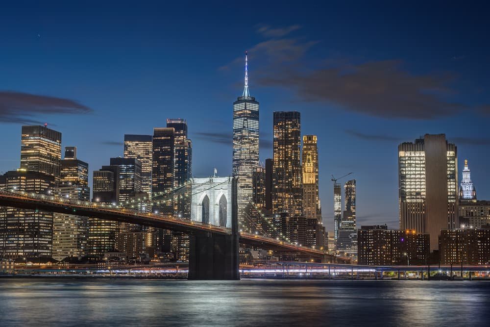 the-famous-brooklyn-bridge-in-new-york-at-twilight-2025-03-08-05-35-53-utc-2.jpg